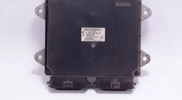 Mitsubishi Colt Engine control unit/module A1351508579