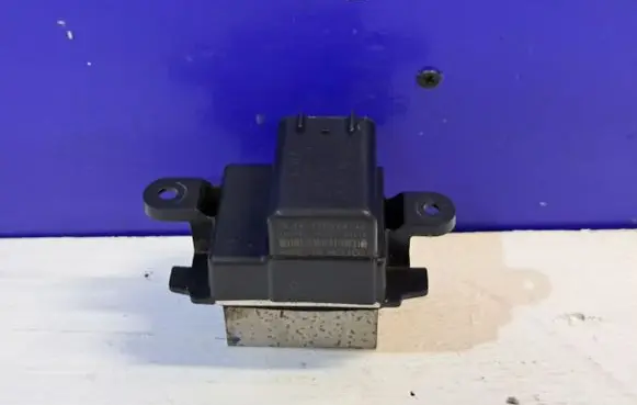 Lincoln Navigator Heater blower fan relay 9L3419E624AC