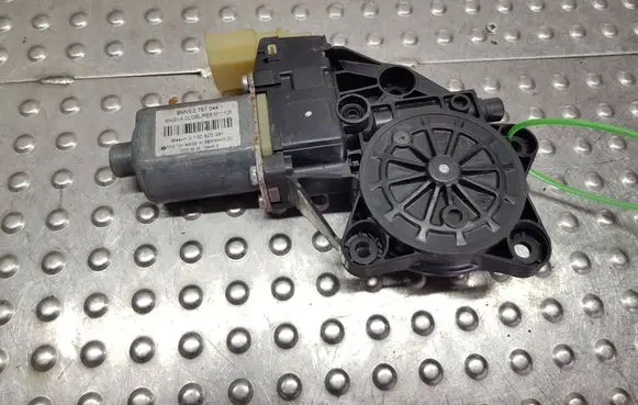 Mini One - Cooper Clubman R55 Front door window regulator motor S27698929 2757044