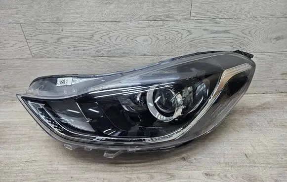 Hyundai i10 Headlight/headlamp 92101K7100