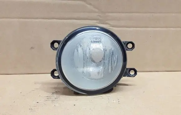 Toyota Avensis T270 Front fog light 812200D042 89210657