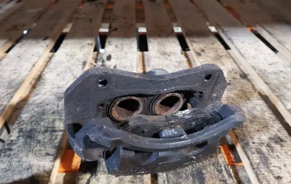 Chevrolet Captiva Front brake caliper