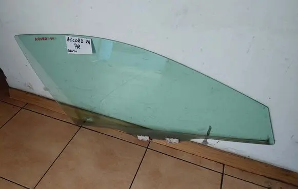 Honda Accord Front door window glass four-door