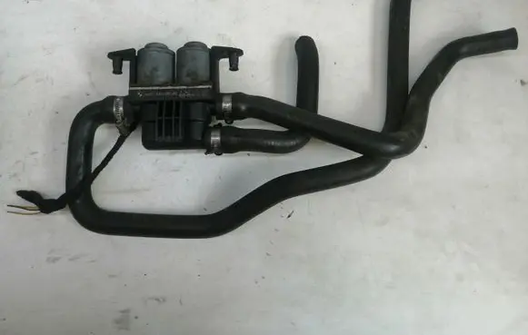 BMW 5 E39 Coolant heater control valve 6412837499502