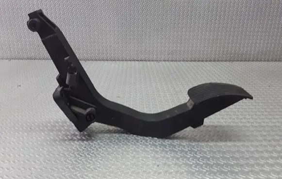 Mercedes-Benz ML W163 Accelerator throttle pedal