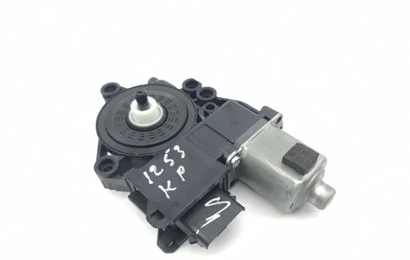 KIA Niro Front door window regulator motor 82450AT100