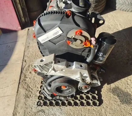 Volkswagen PASSAT CC Engine CAW 06H103373K 06H103021J