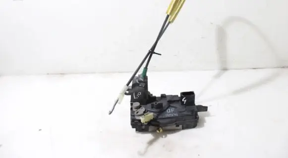 Opel Astra H Front door lock 