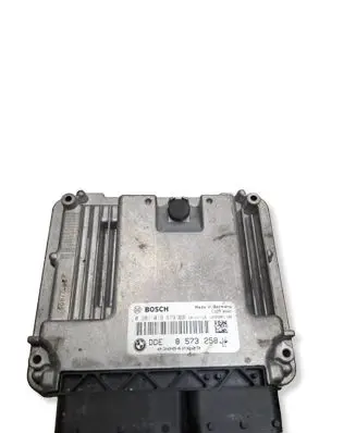BMW 3 E90 E91 Engine control unit/module 0281019679 8573258