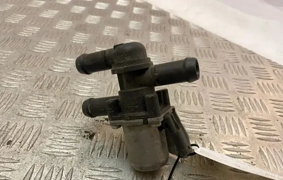 Volvo XC90 Electric auxiliary coolant/water pump 31338385