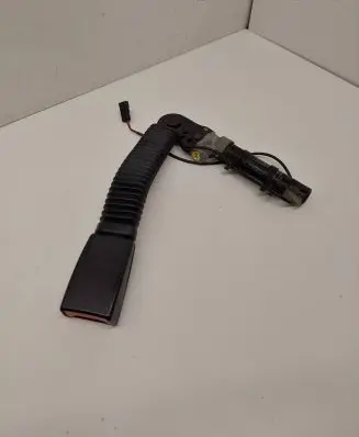 BMW 5 E60 E61 Front seatbelt buckle 6982520