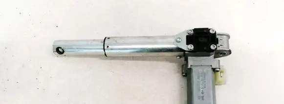 BMW 5 E60 E61 Seat adjustment motor 0390203233 8321068