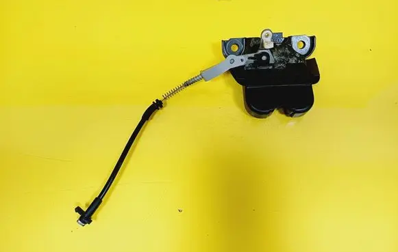 Audi A4 S4 B6 8E 8H Tailgate/trunk/boot lock/catch/latch 8E9827520