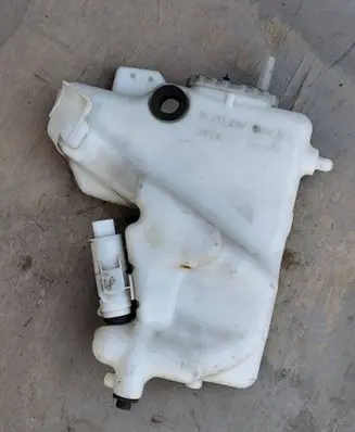 Mercedes-Benz E W211 Windshield washer fluid reservoir/tank 2118601660
