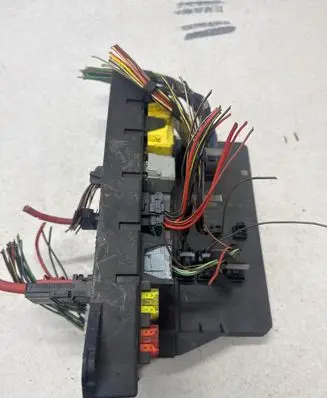 Mercedes-Benz Sprinter W906 Fuse module A9069003502 A9069024301 A9069014500
