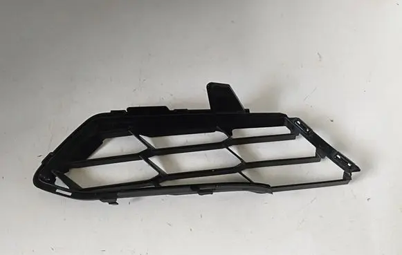 Chevrolet Corvette C8 Front bumper lower grill 84955040 84740277