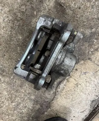 KIA Niro Front brake caliper F34E1560