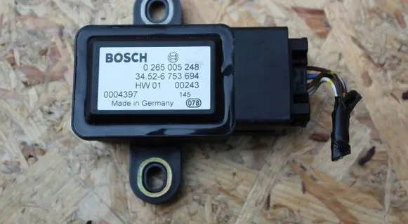 BMW 5 E39 ESP acceleration yaw rate sensor 6753694