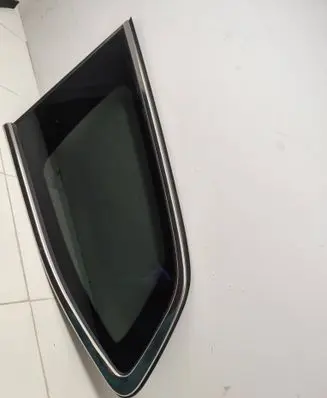 Rear side window