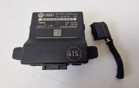 Audi A3 S3 A3 Sportback 8P Gateway control module 1K0907530AA