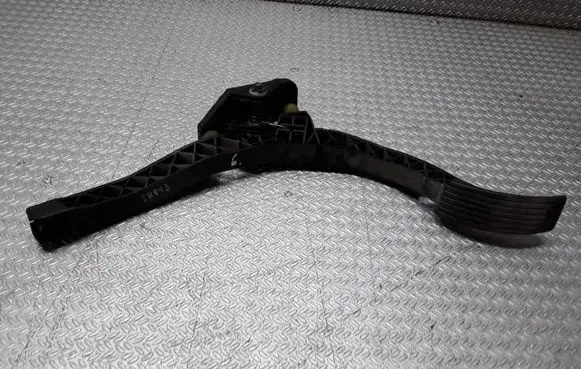 Hyundai Santa Fe Accelerator throttle pedal