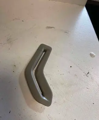 Volvo V50 Seat belt trim 8665744
