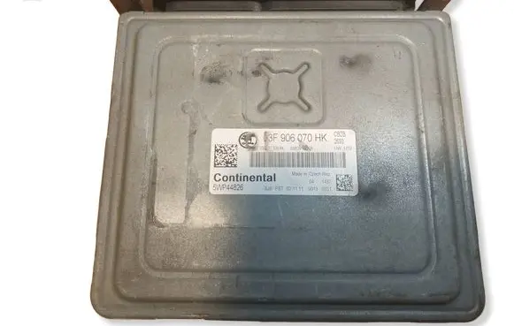 Skoda Fabia Mk2 (5J) Engine control unit/module ECU 03F906070HK 5WP44826 03F907309AK