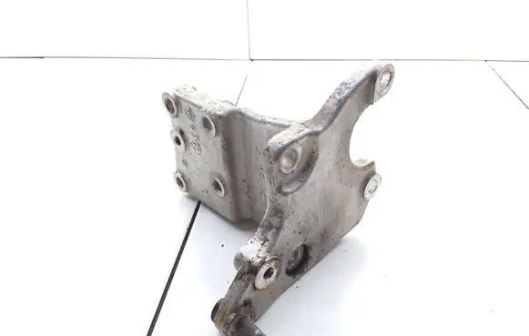 Suzuki Liana Generator/alternator bracket 