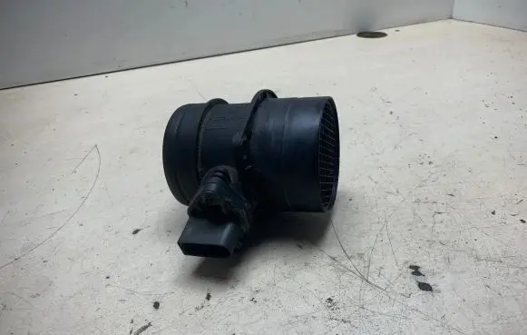 Volkswagen PASSAT B5.5 Mass air flow meter 071906461A 0280217529