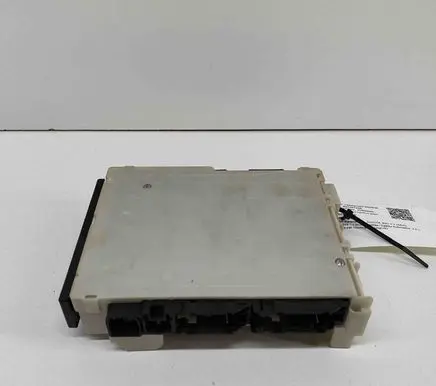 Toyota RAV 4 (XA50) Central body control module 8273042890A