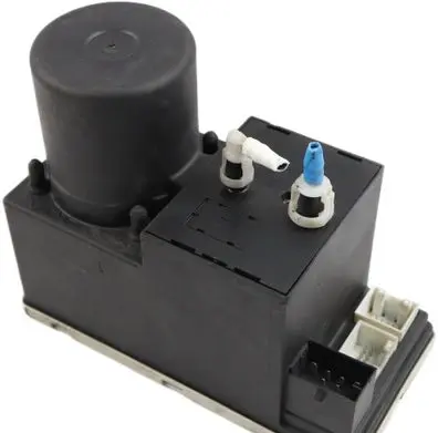 Audi A3 S3 8L Central locking vacuum pump 8L0862257K