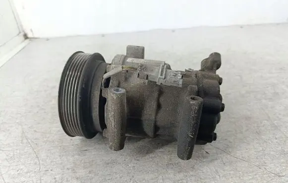 Renault Clio III Air conditioning (A/C) compressor (pump) 8200953359ASANDEN