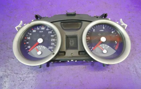 Renault Megane II Speedometer (instrument cluster) 8200399695A