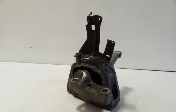 Audi Q3 8U Engine mount bracket 5N0199262F