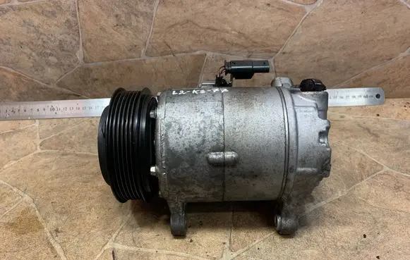 BMW 5 F10 F11 Air conditioning (A/C) compressor (pump) 9295050