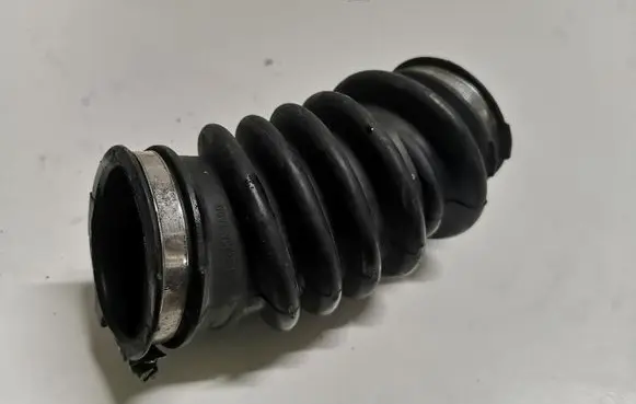 Volvo S60 Intercooler hose/pipe BG919C623CA