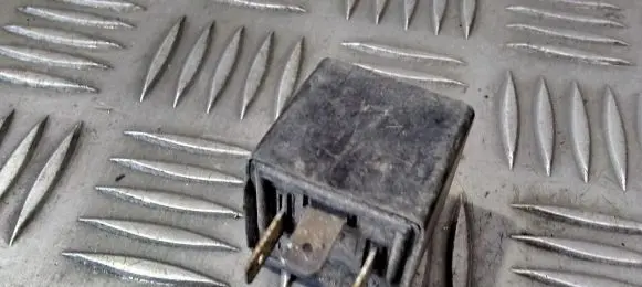 Volkswagen PASSAT B4 Other relay 191953227 4DB003750-60