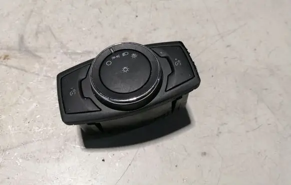 Ford Fusion II Light switch DG9T13D061CCW