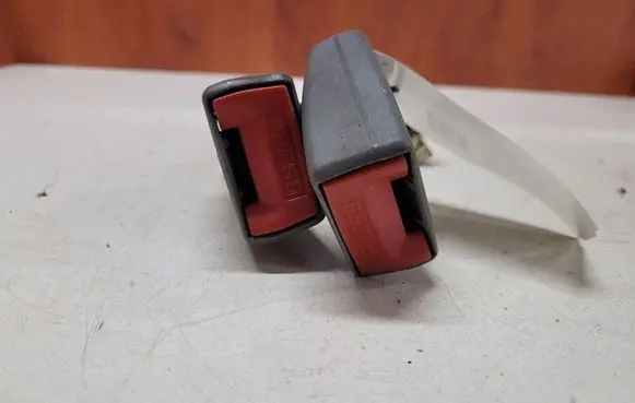 Citroen C5 Rear seatbelt buckle 33013593 963256027702