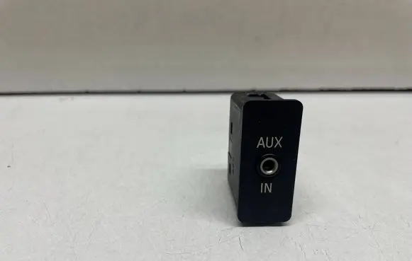 BMW X3 F25 AUX in-socket connector 6930561 61316930561