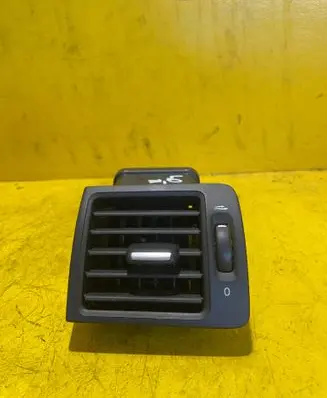 Volvo V50 Dashboard side air vent grill/cover trim 506001