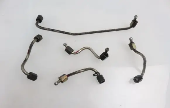 Hyundai Trajet Fuel injector supply line/pipe 