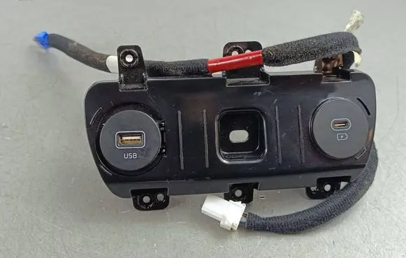 KIA EV6 USB socket connector 10R0611588 221227 96125CV000