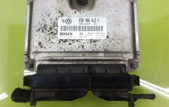 Volkswagen Golf IV Engine control unit/module 038906012K