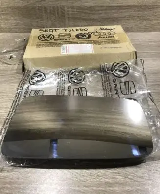 Seat Toledo I (1L) Wing mirror glass 1L0857522D