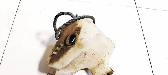 Windshield washer fluid reservoir/tank