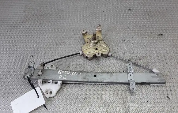 Rear door manual window regulator