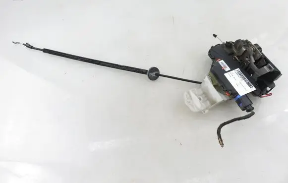 Volkswagen Polo IV 9N3 Rear door lock 3B4839015AG
