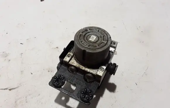 Renault Trafic III (X82) ABS Pump 476605919R