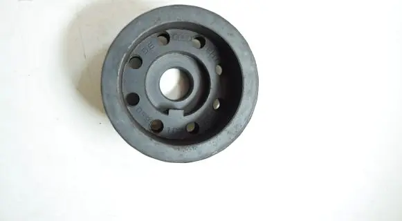 Audi A6 S6 C5 4B Crankshaft pulley 059105263A